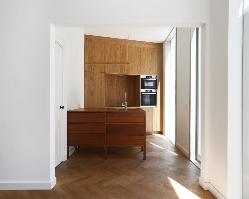 Corner House by Unknown Architects