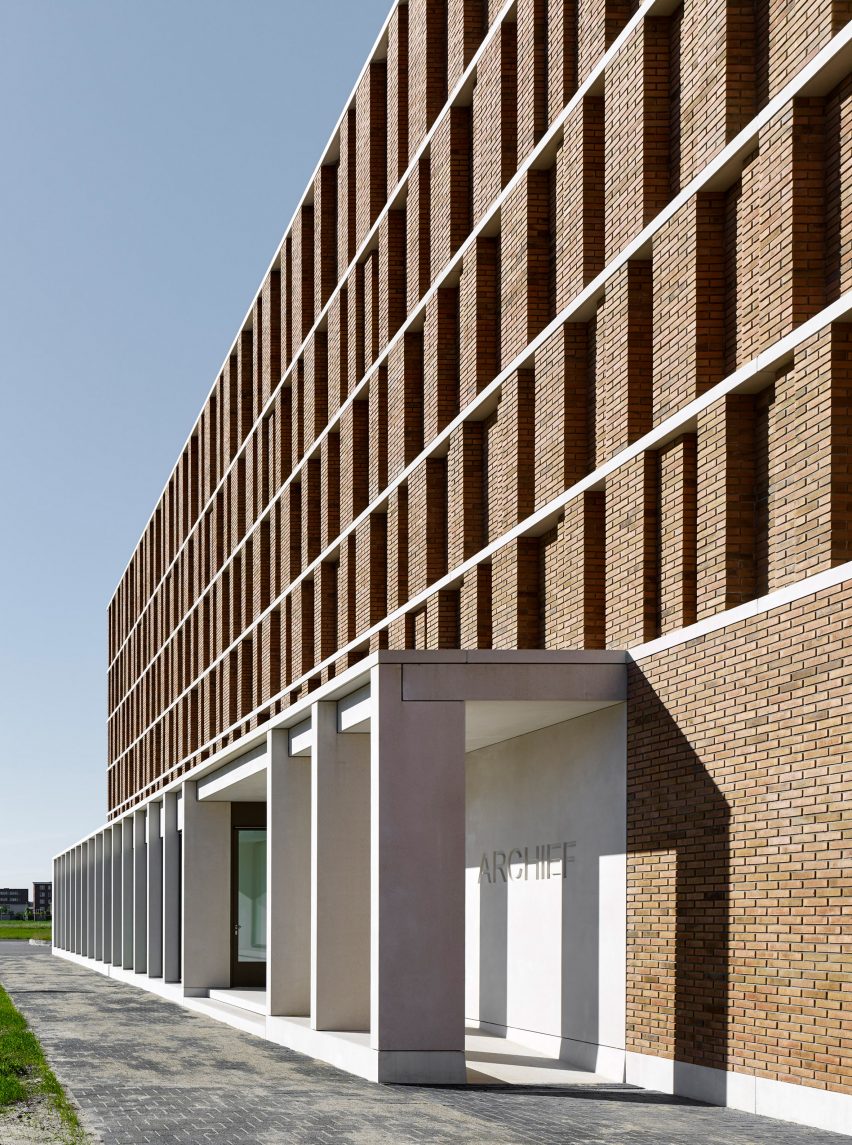 Delft city archive by Office Winhov and Gottlieb Paludan Architects
