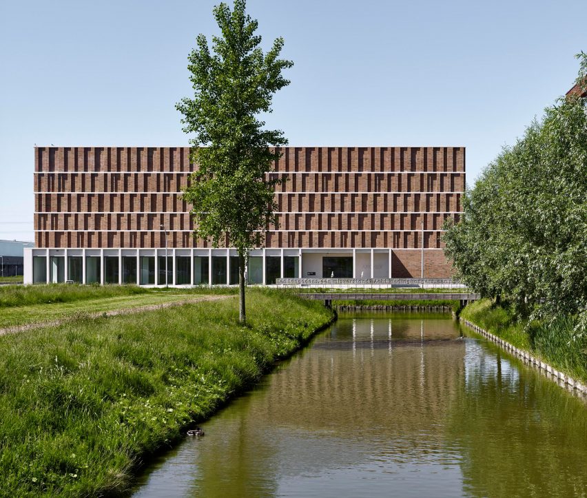 Delft city archive by Office Winhov and Gottlieb Paludan Architects