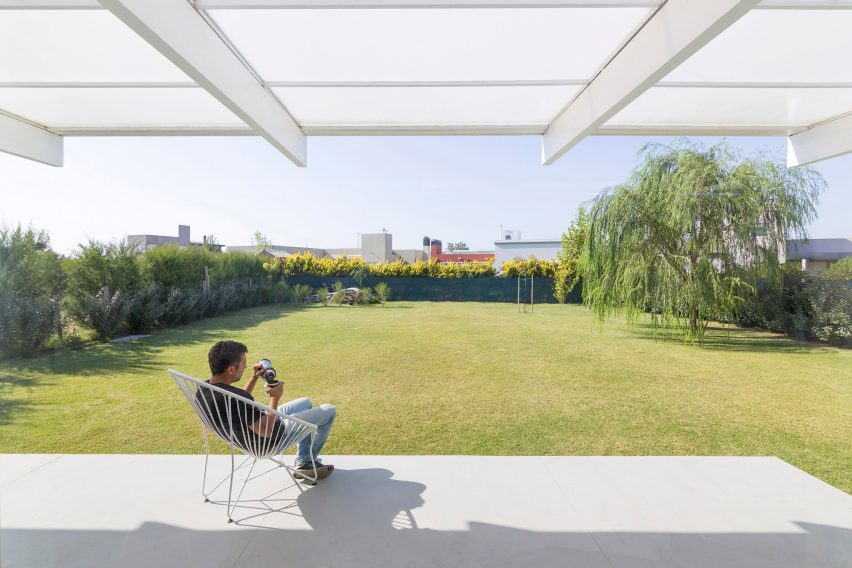 House in El Maitén by Bernardo Rosello Arquitectura