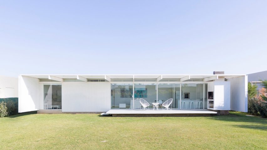 House in El Maitén by Bernardo Rosello Arquitectura