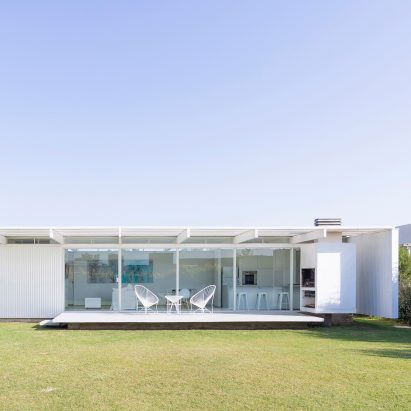 House in El Maitén by Bernardo Rosello Arquitectura