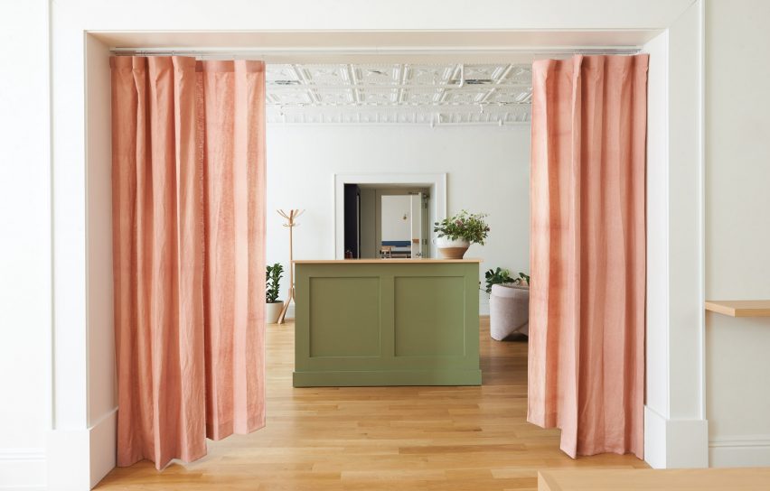 Foyer in Cleveland by Beauty Shoppe