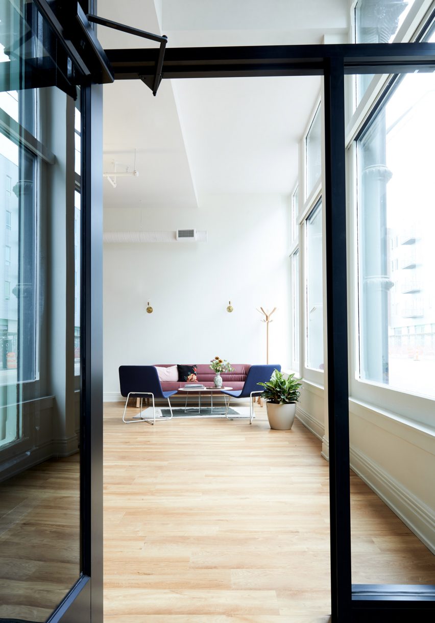 Foyer in Cleveland by Beauty Shoppe