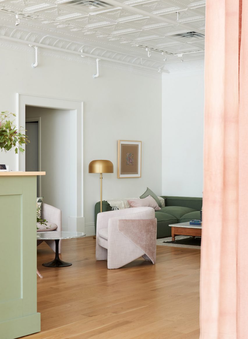 Foyer in Cleveland by Beauty Shoppe