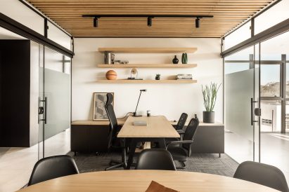 Frank Madieras office by SOLO Arquitetos