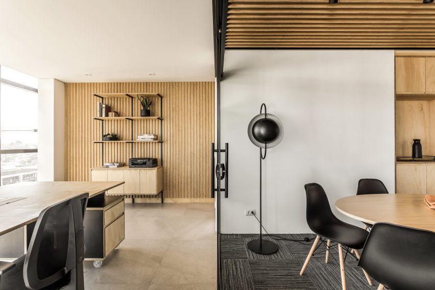 Frank Madieras office by SOLO Arquitetos