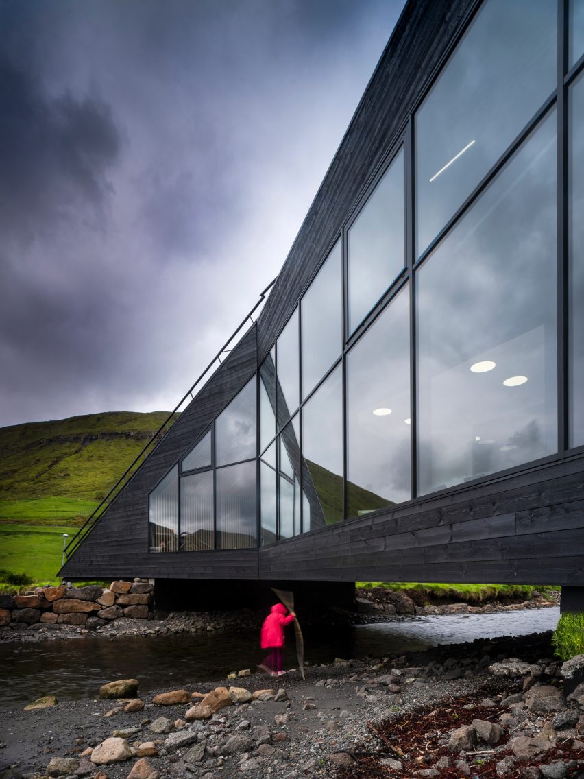 Eysturkommuna Town Hall by Henning Larsen