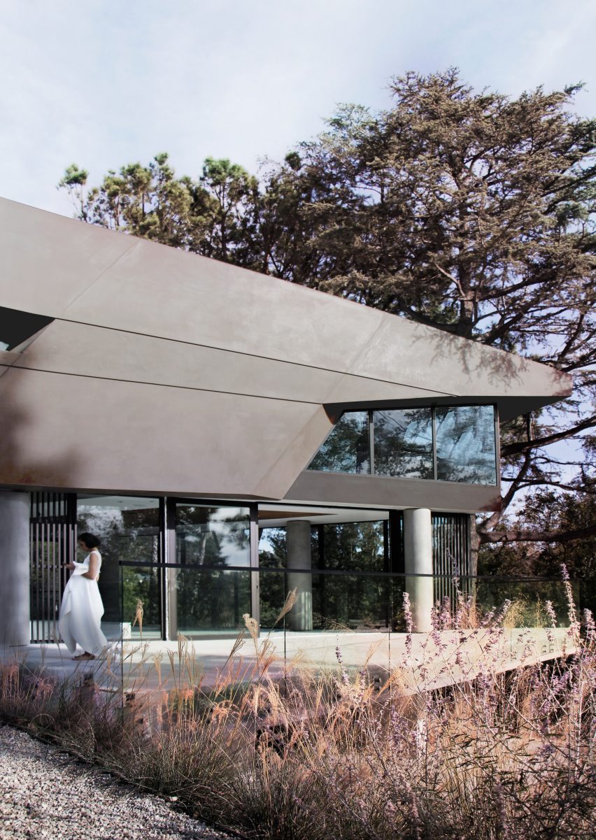 Hollywood house by Patrick Tighe