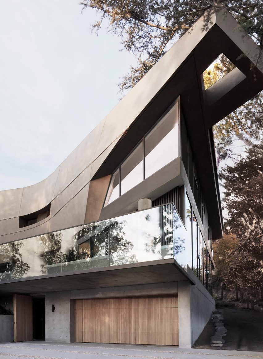 Hollywood house by Patrick Tighe