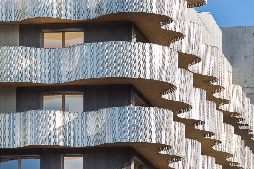 Ile Saint Denis Housing Project by Peripheriques Architectes