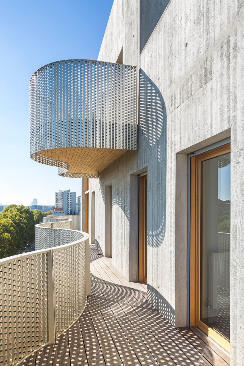 Ile Saint Denis Housing Project by Peripheriques Architectes