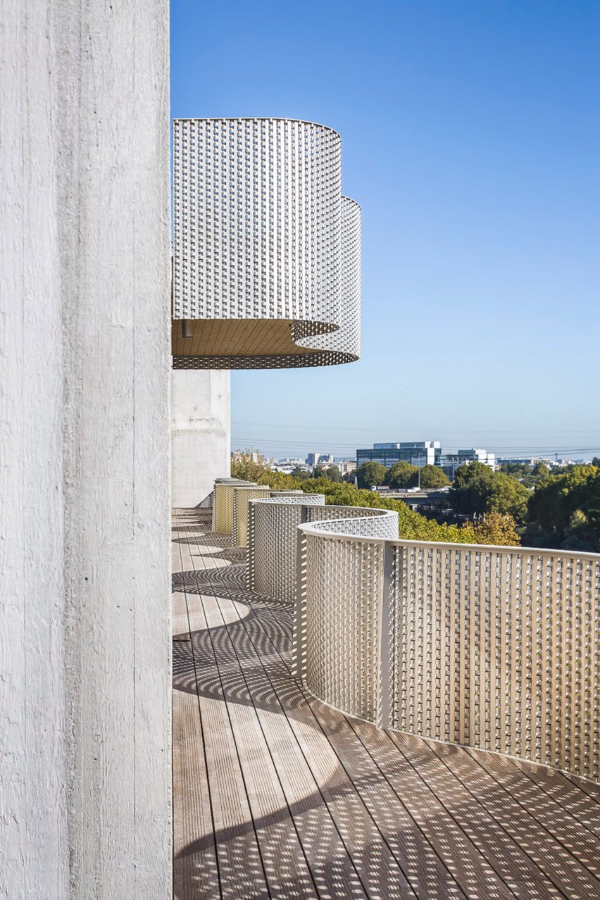 Ile Saint Denis Housing Project by Peripheriques Architectes