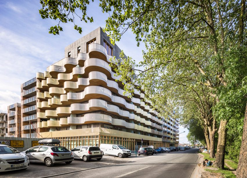 Ile Saint Denis Housing Project by Peripheriques Architectes