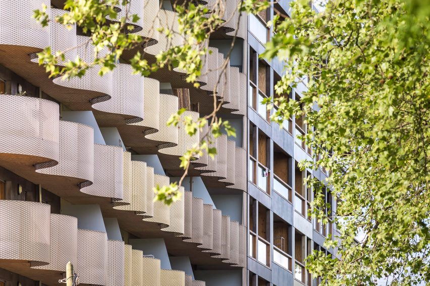 Ile Saint Denis Housing Project by Peripheriques Architectes
