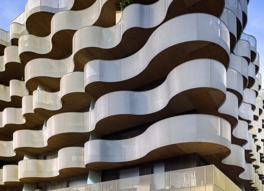 Ile Saint Denis Housing Project by Peripheriques Architectes