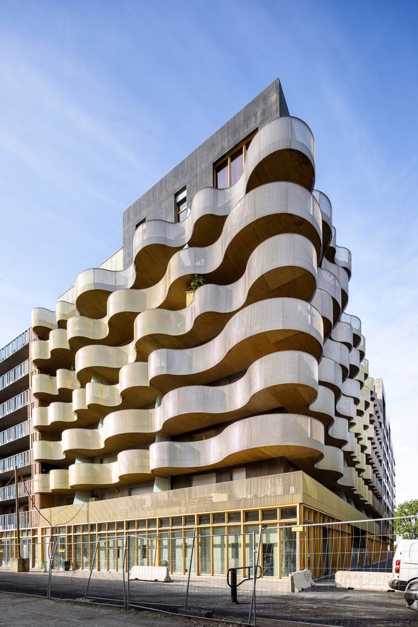Ile Saint Denis Housing Project by Peripheriques Architectes