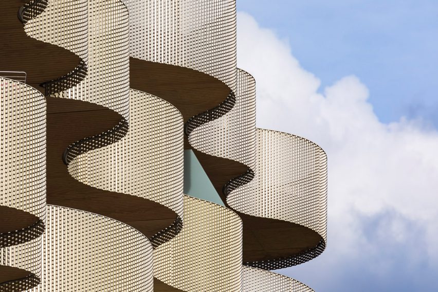 Ile Saint Denis Housing Project by Peripheriques Architectes