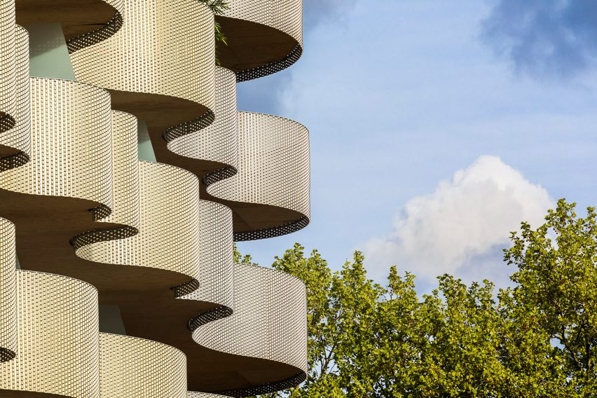 Ile Saint Denis Housing Project by Peripheriques Architectes