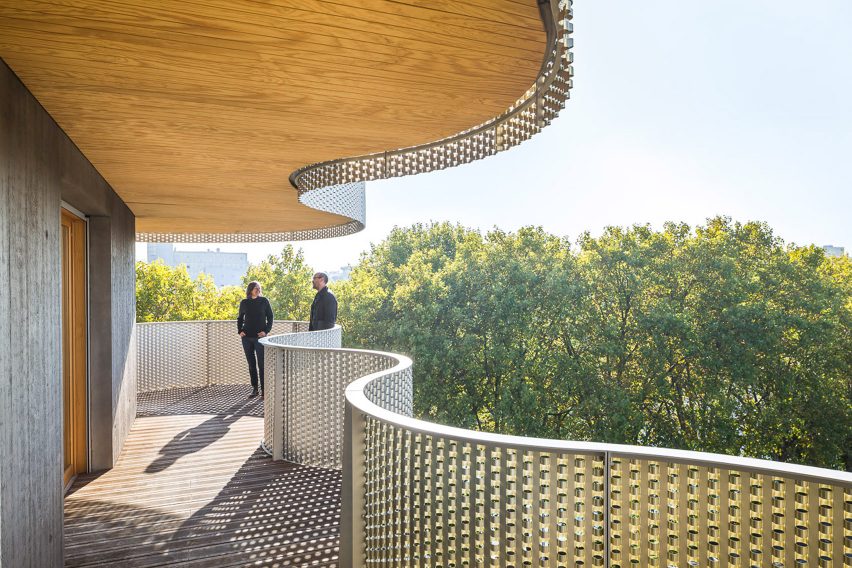 Ile Saint Denis Housing Project by Peripheriques Architectes