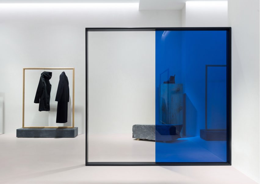 Loreak flagship store by Pensando en Blanco