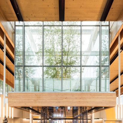Chicago McDonald’s by Ross Barney Architects draws comparisons to Apple stores