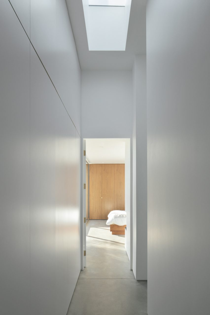 Minimalist Residence by Anacapa Architecture
