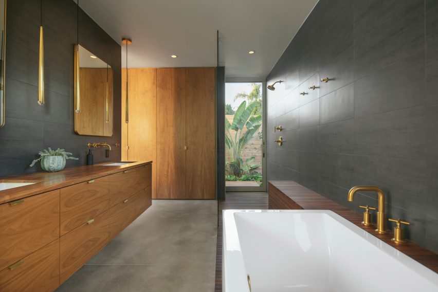 Minimalist Residence by Anacapa Architecture