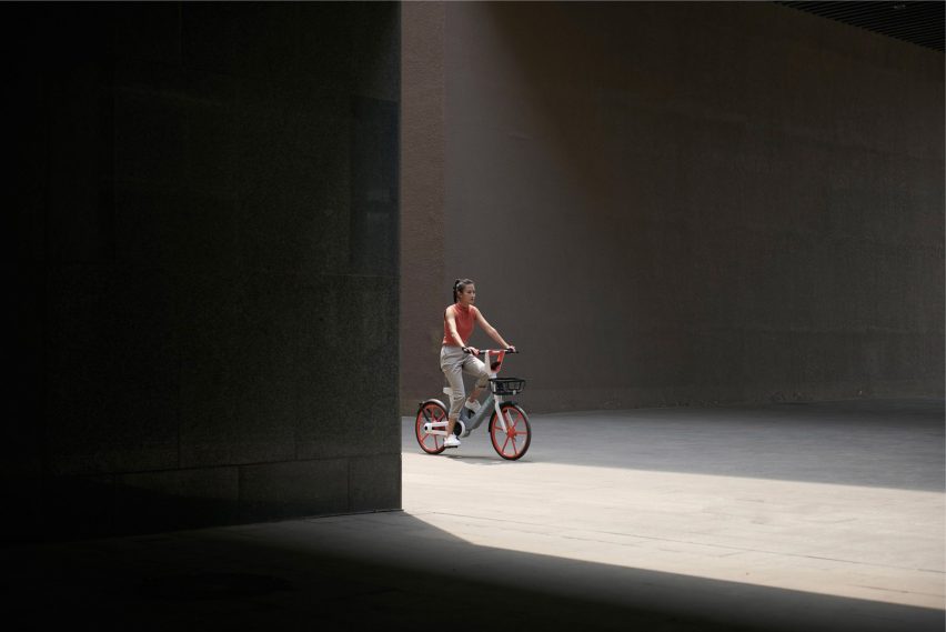 Mobike launches electric bike for dockless sharing