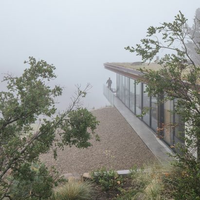 Off-Grid Guest House by Anacapa Architecture