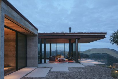 Off-Grid Guest House by Anacapa Architecture
