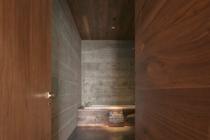 Off-Grid Guest House by Anacapa Architecture