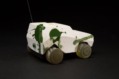 Oz Biri's ceramic military vehicles symbolise the "fragility of life"