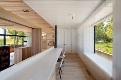 Peconic House by Mapos Studio