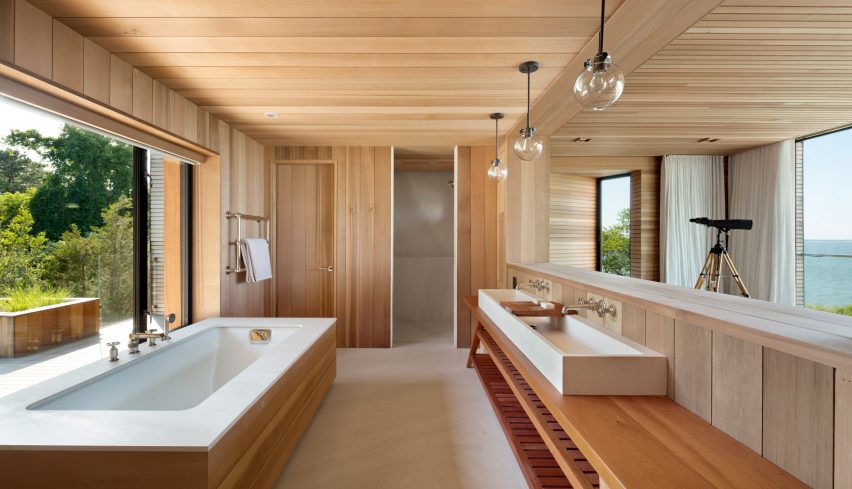 Peconic House by Mapos Studio