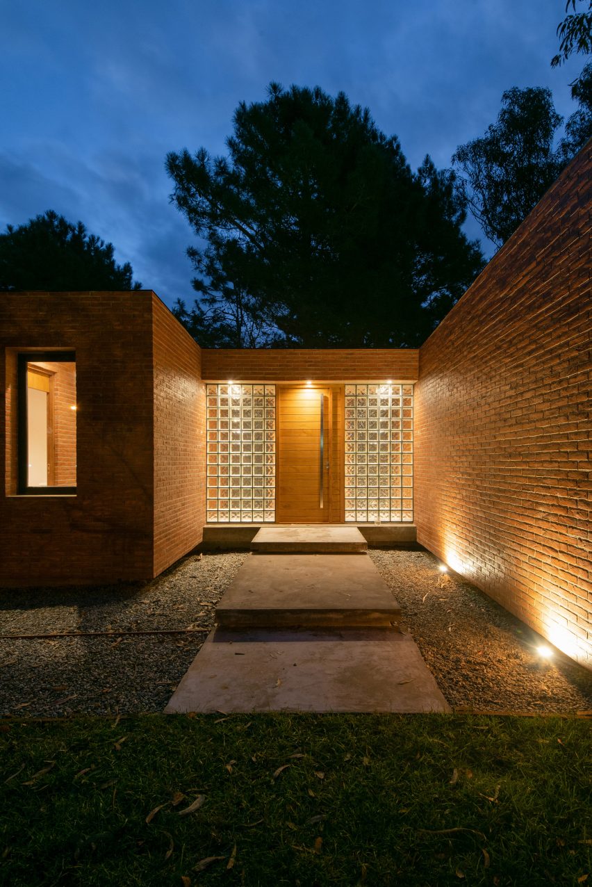 Rincón House by Estudio Galera Arquitectura