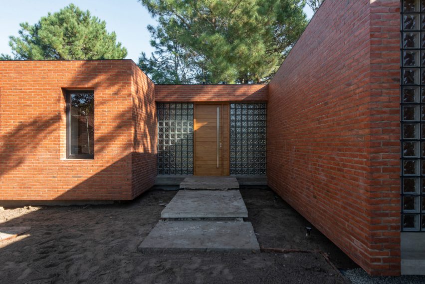 Rincón House by Estudio Galera Arquitectura