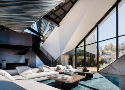 Shapeshifter House by OPA