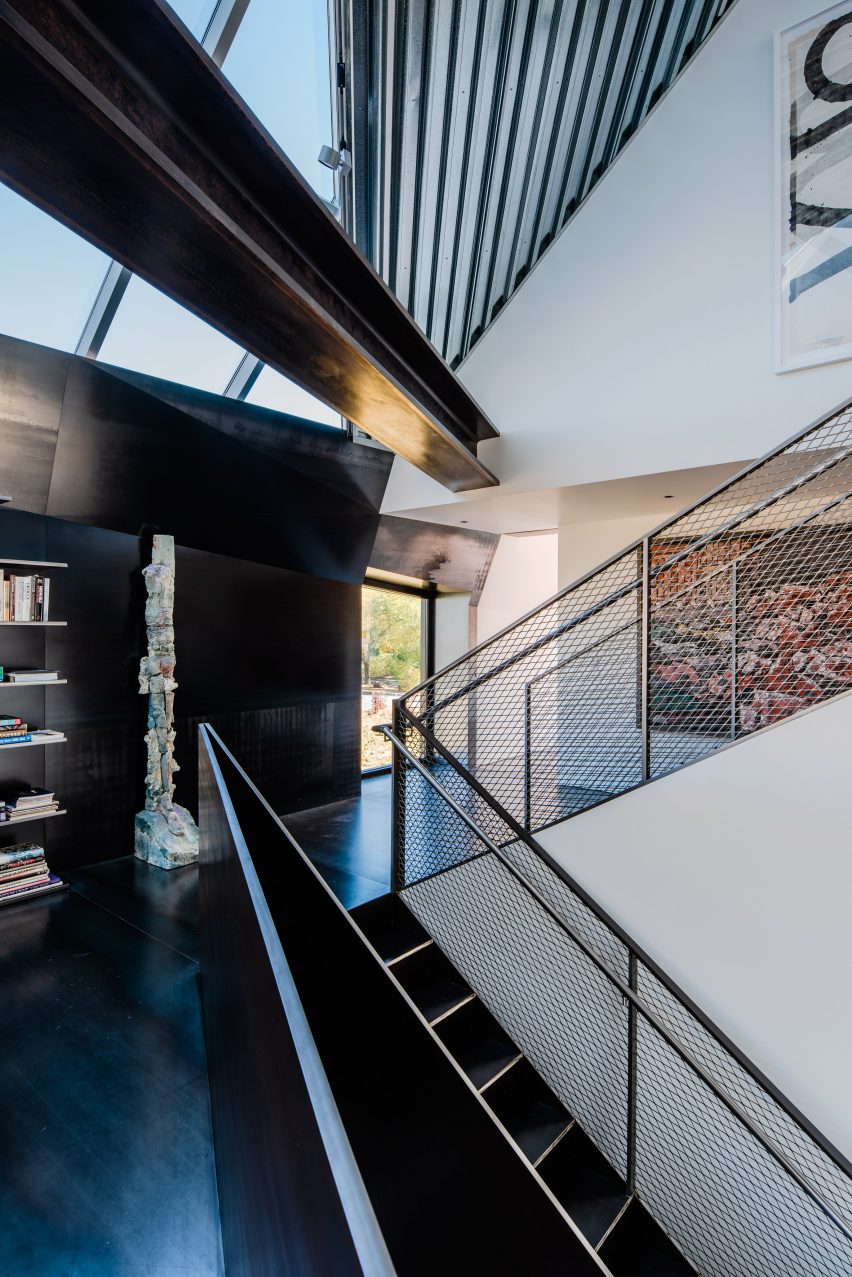 Shapeshifter House by OPA