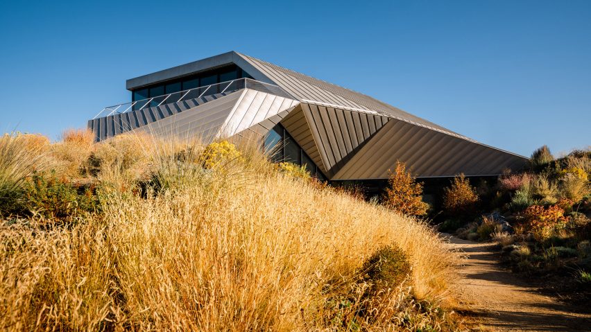 Shapeshifter House by OPA