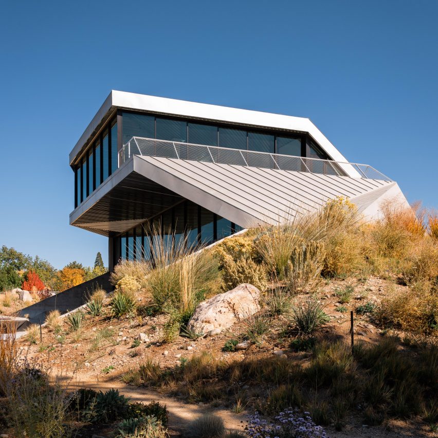Shapeshifter House by OPA