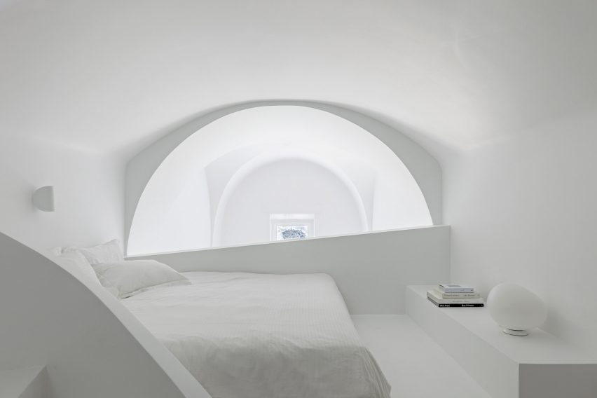 Santorini holiday home by Kapsimalis Architects