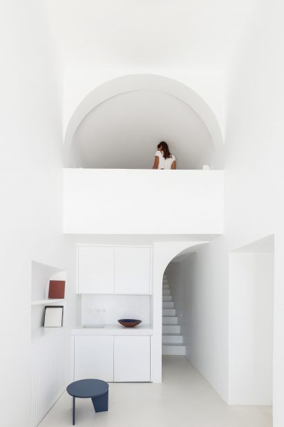Santorini holiday home by Kapsimalis Architects