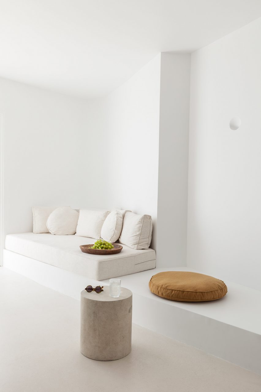 Santorini holiday home by Kapsimalis Architects