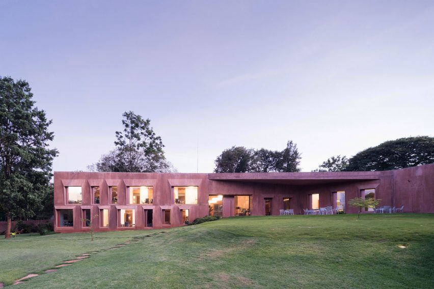 Swiss Embassy in Kenya by Roeoesli Maeder Architekten