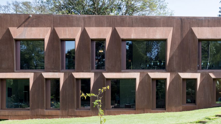 Swiss Embassy in Kenya by Roeoesli Maeder Architekten