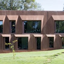 Swiss Embassy in Kenya by Roeoesli Maeder Architekten