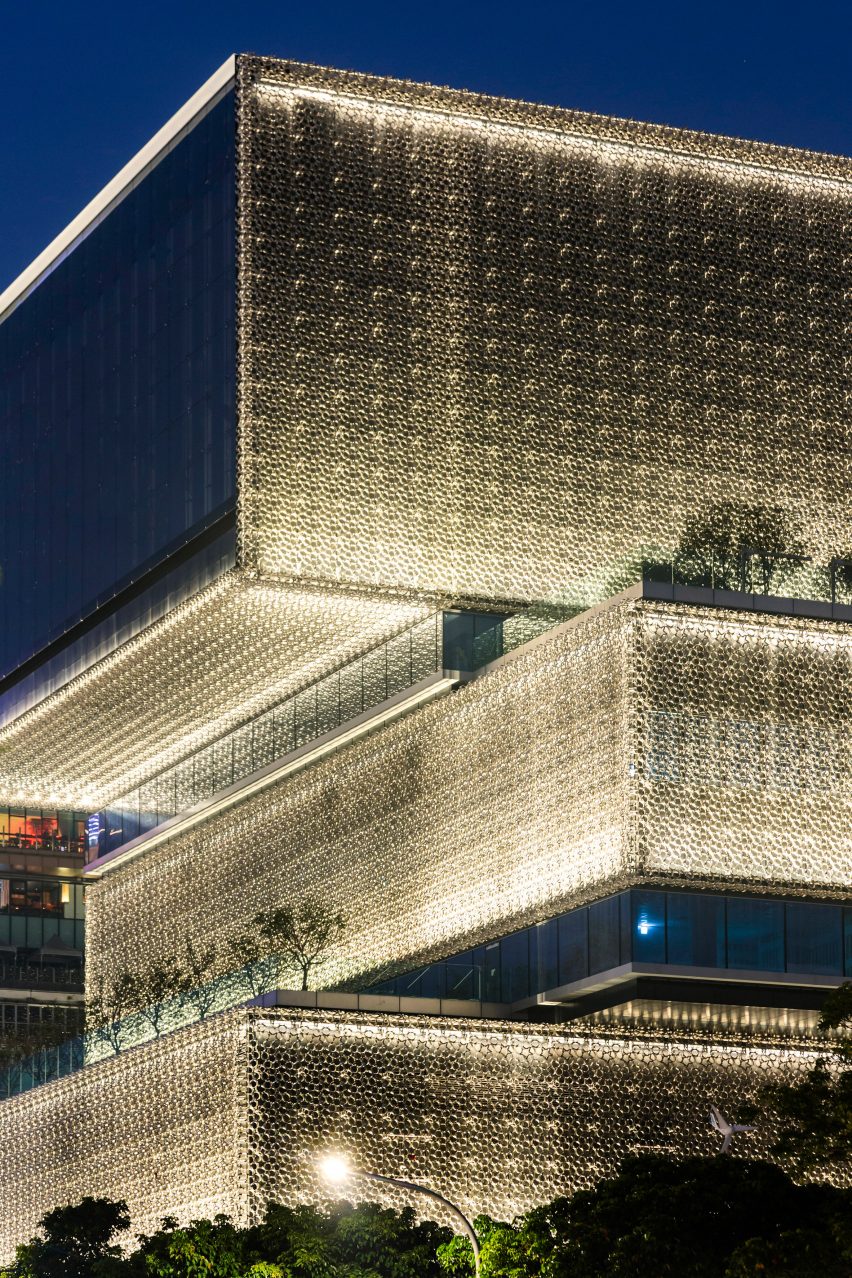 Taipei Nanshin Plaza by Mitsubishi Jisho Sekkei