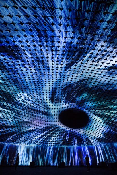 Vortex of Particles by TeamLab