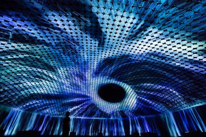 Vortex of Particles by TeamLab